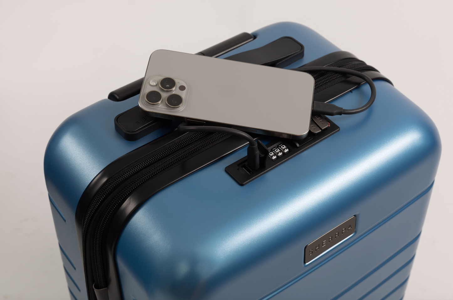 SHERRPA ESSENTIAL CARRY ON